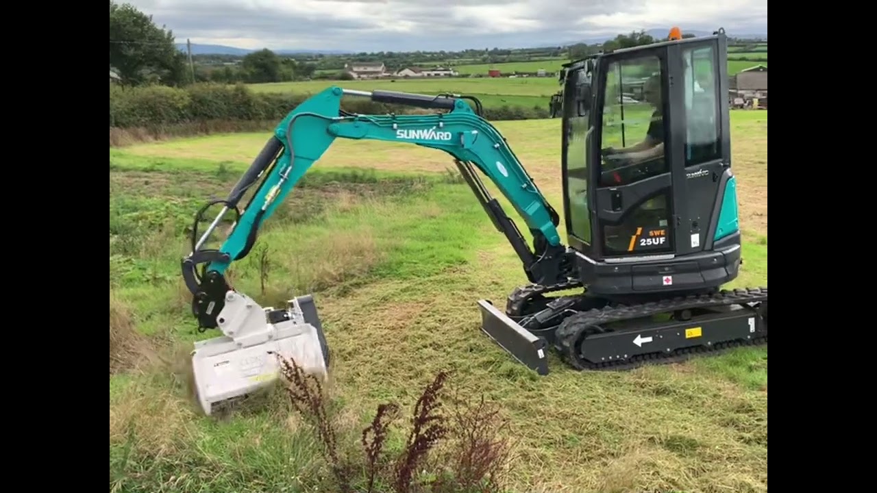 Sunward SWE25UF with Clontrac Flail Head
