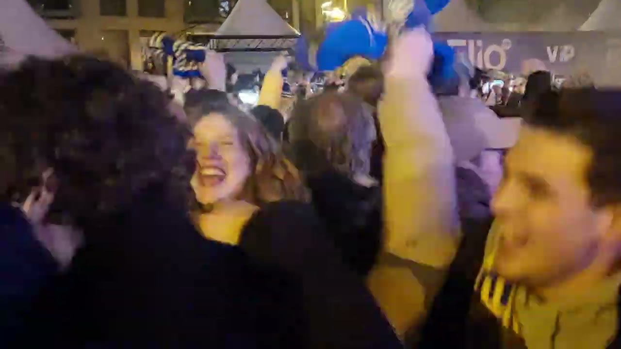 Effe Serieus met Baila op de Grote Markt van Beveren