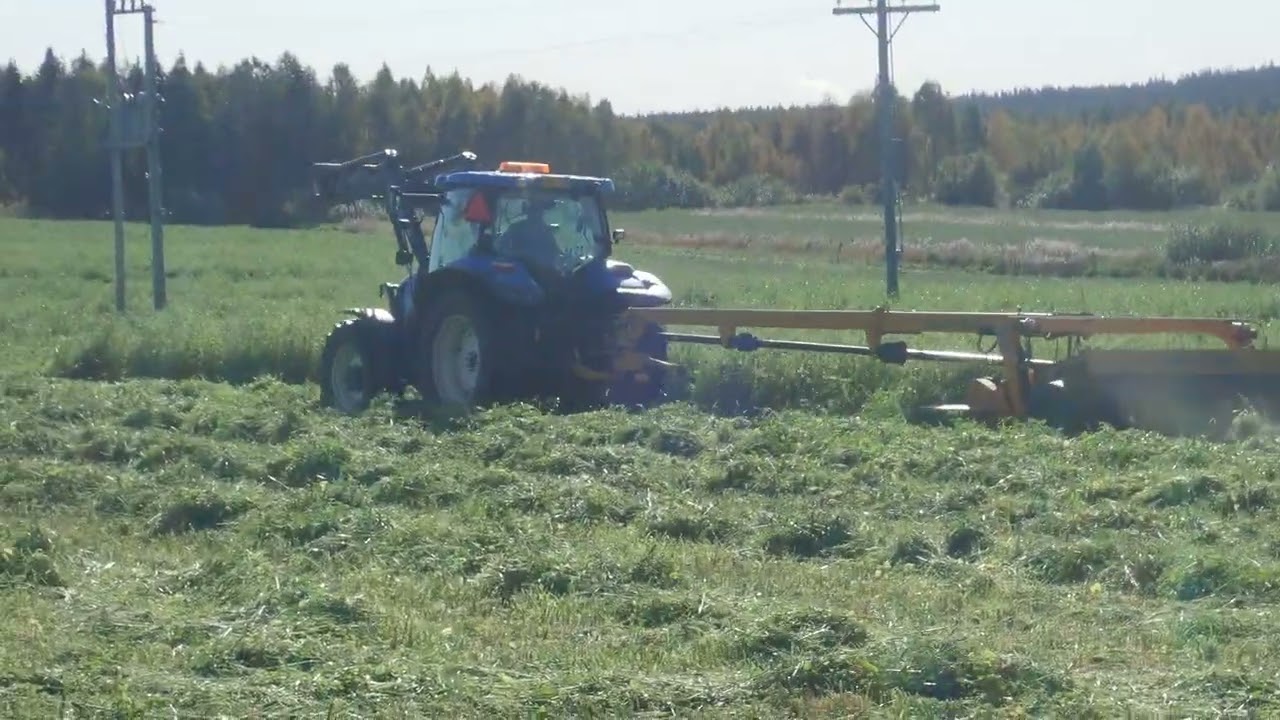 Suvantokumpu 6.9.2023 niittokone t&ouml;iss&auml;. Tehokasta nyky&auml;&auml;n tuo maanviljely. P9060285 on youtube