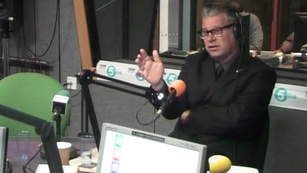 Mark Kermode reviews Cockneys vs Zombies