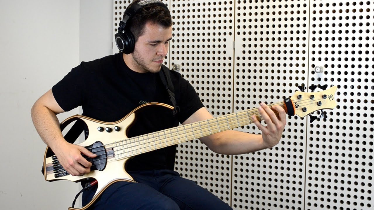 CHRISTOPHER BOLTE - SOLO BASS | BassTheWorld.com