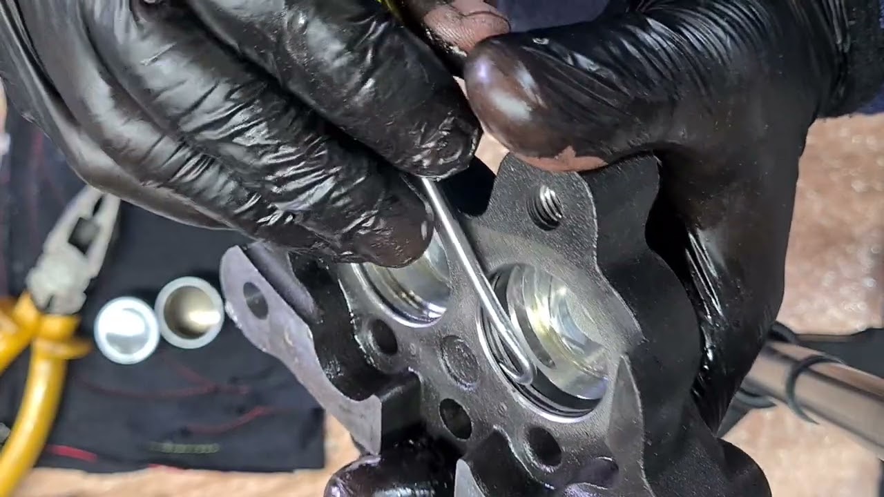 Desmontagem caliper (pinça de freio) Harley Davidson Dyna