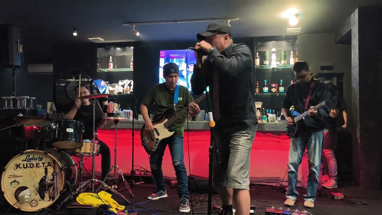 TOMCAT Band - Dani California @KopiRevolusi 