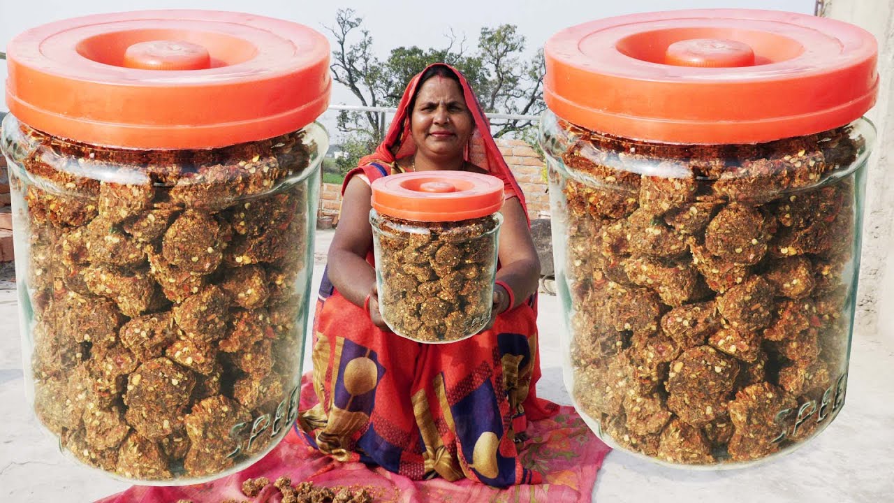 बड़ी 5 साल तक ख़राब नही होगी । बड़ी बनाने का परफेक्ट ट्रिक । Urad dal Kumhra Badi Recipe in Hindi