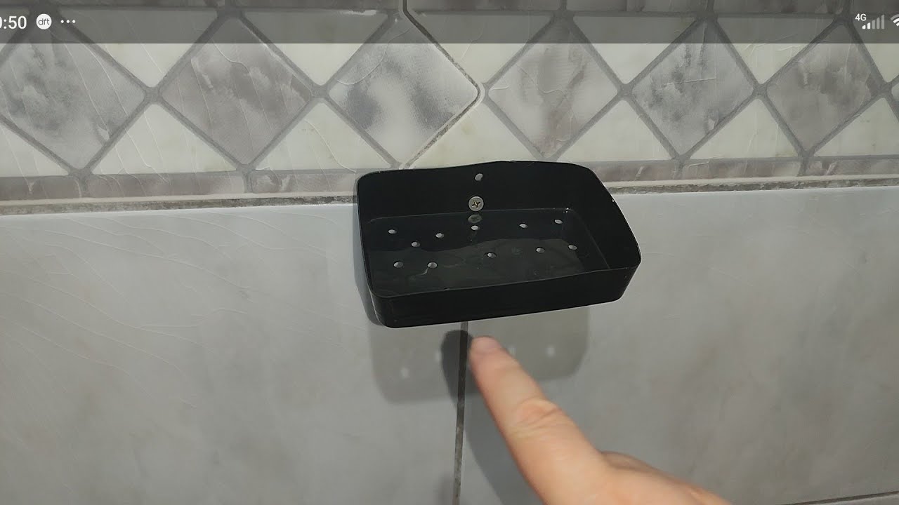 Saboneteira improvisada com embalagem plástica 