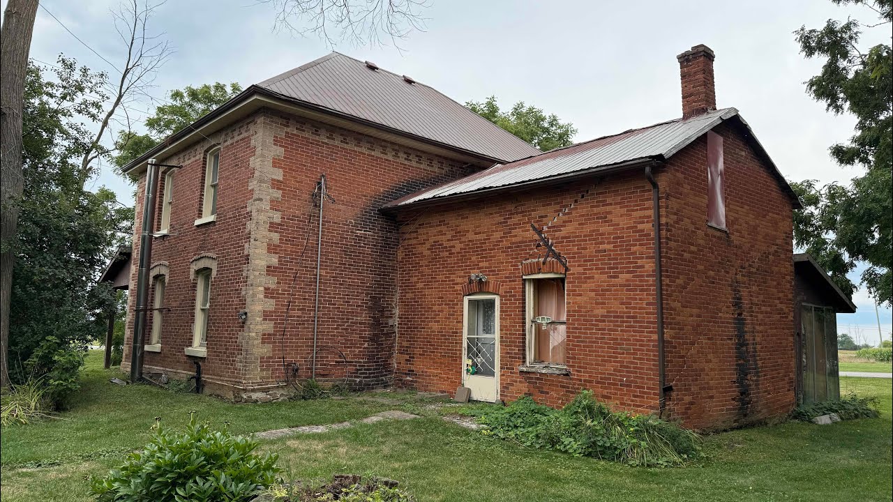 Creepy ABANDONED victorian manor with EVERYTHING LEFT BEHIND **frozen in time**
