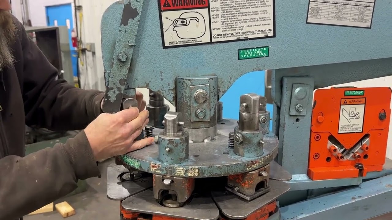 40 TON SCOTCHMAN 4014-TM HYDRAULIC IRONWORKER: STOCK #79248