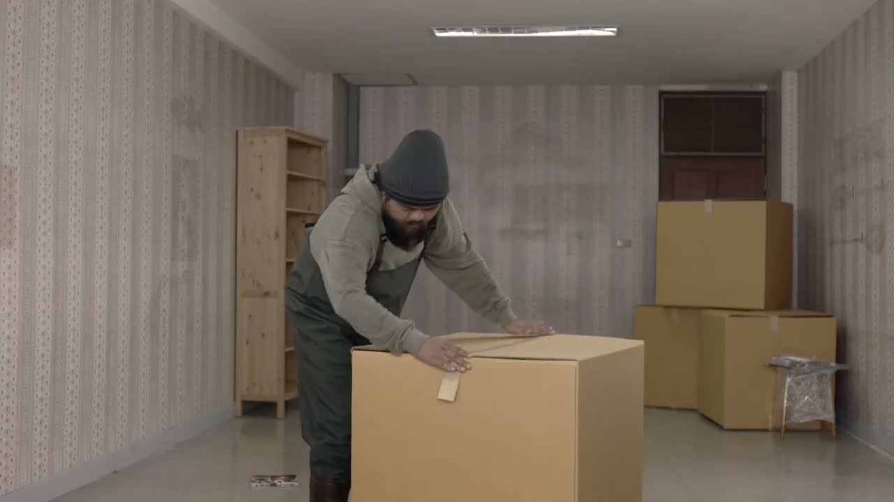 Voiz &ndash; &lsquo;The Box&rsquo; | Thai TV Commercial / Funny Ad from Thailand