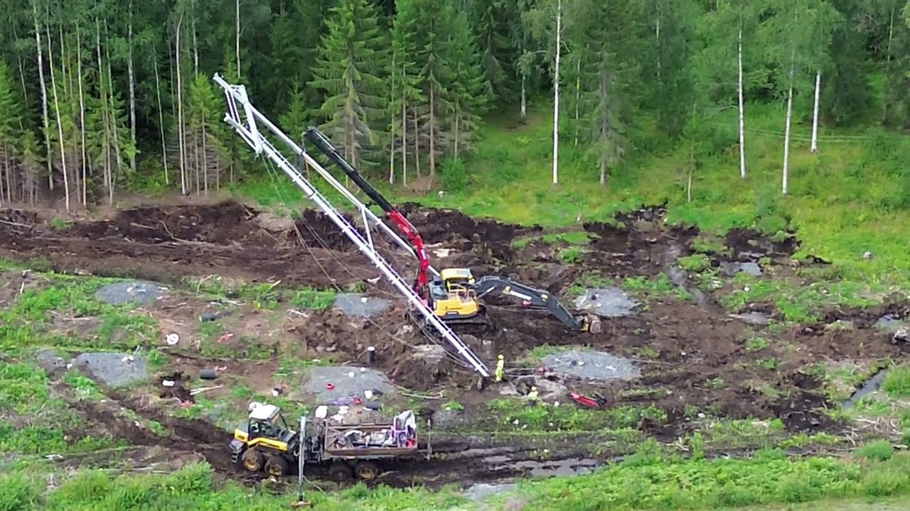 Sähkölinjan rakentamista