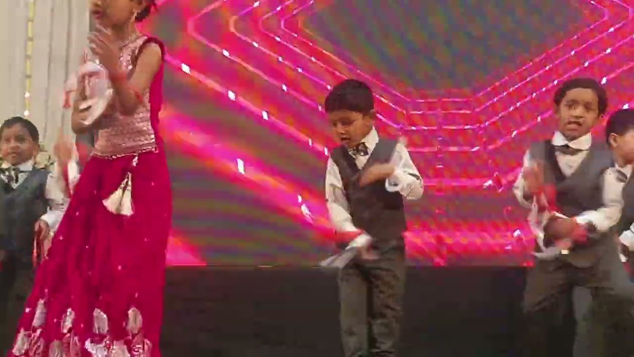 Up Wala thumka lagao ki hero Jaise Nach ke dikhao dancer Viraj