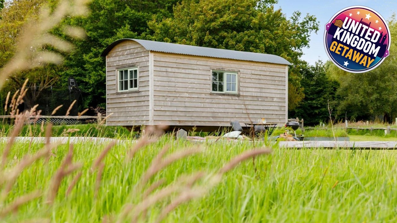 The Witterings Shepherds’ Hut | East Wittering, United Kingdom | Hotel Review 🏩