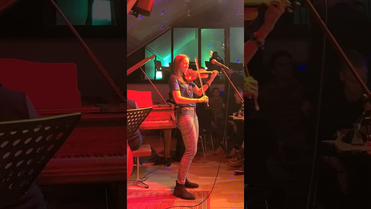 Jazz violin solo at Tuesday's jam Bern