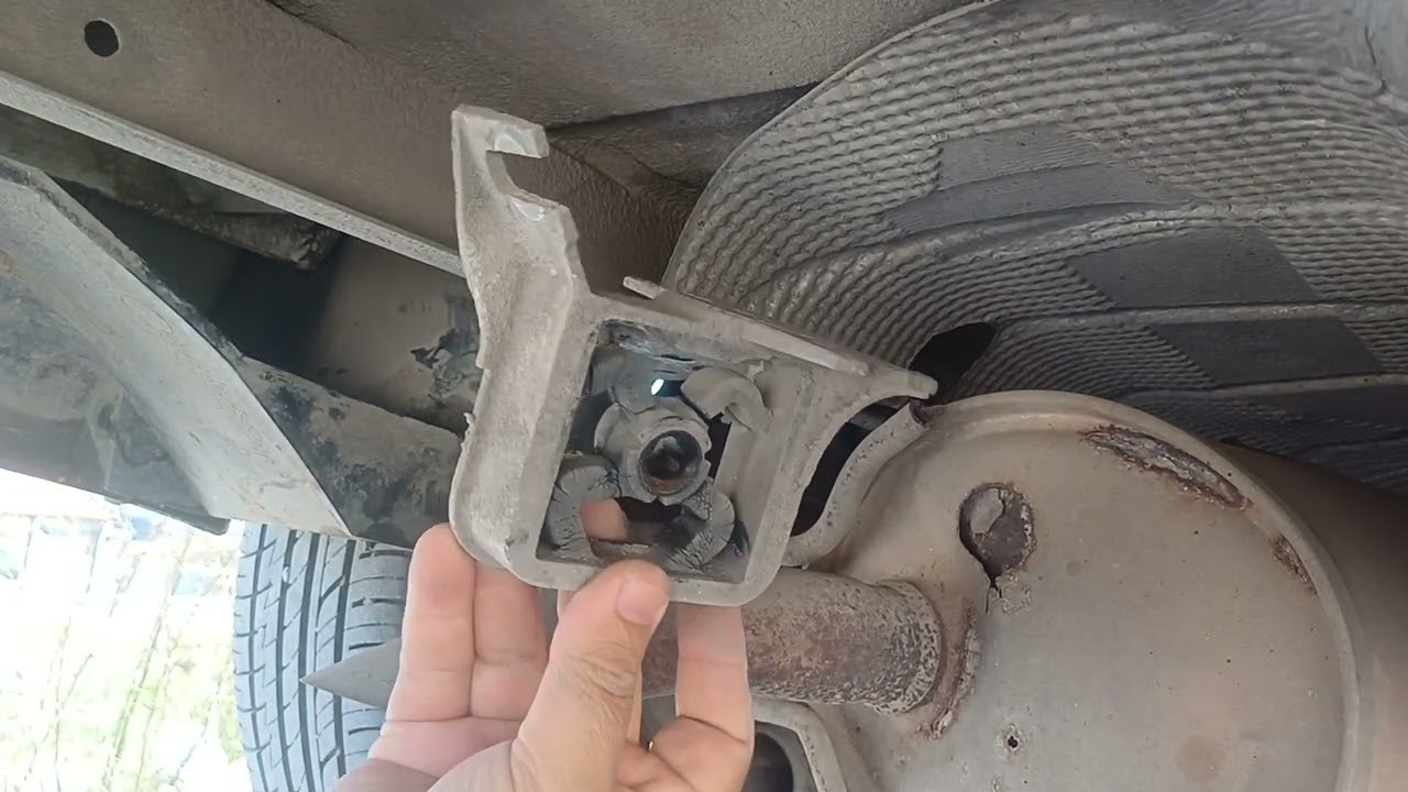 RENAULT CİLO EKSOZ TAKOZU DEĞİŞİMİ