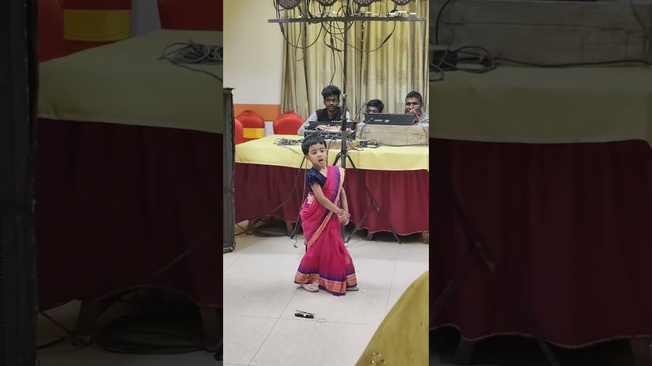 ঢাকাইয়া মাইয়ার গায়ে হলুদে ছোট আফিয়া মনির মনোমুগ্ধকর নাচ