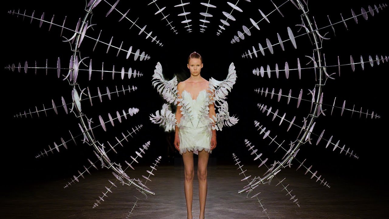 Iris van Herpen &infin; Hypnosis