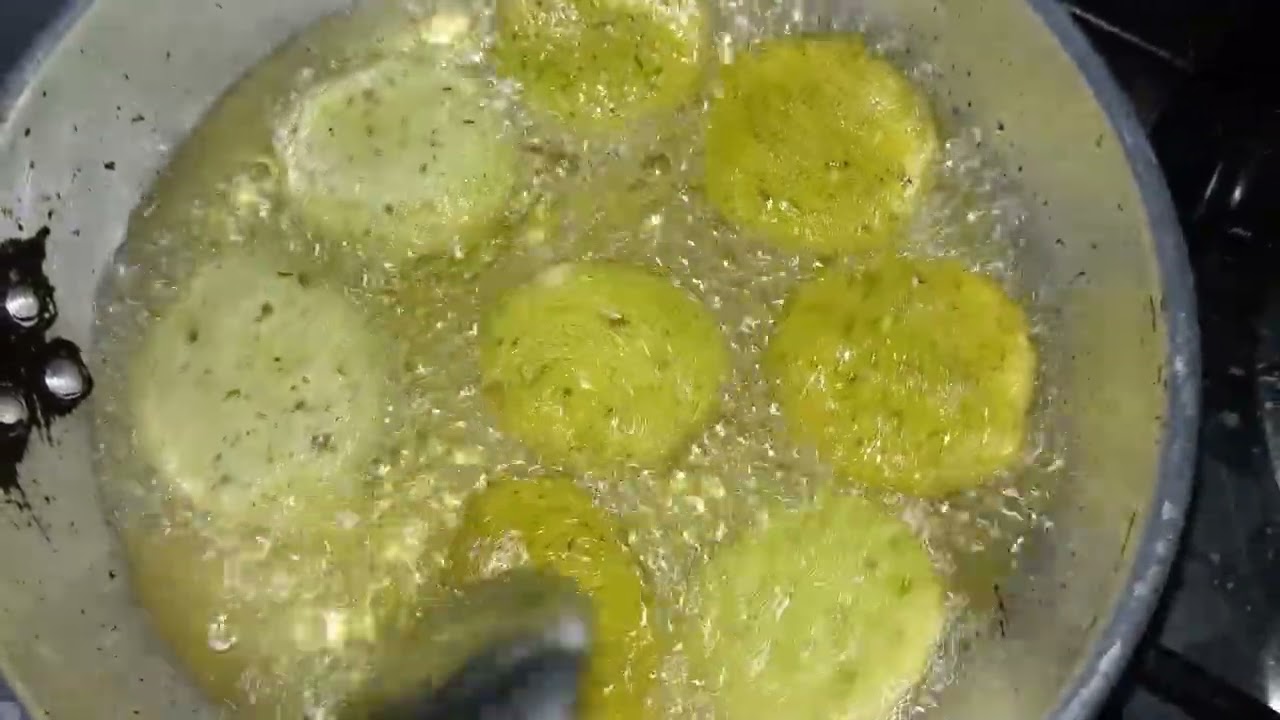 عملت معاكم الطعميه او الفلافل البيتي طريقه سهله وبسيطه انشاء الله تعجبكم 👍👍👍👍👍