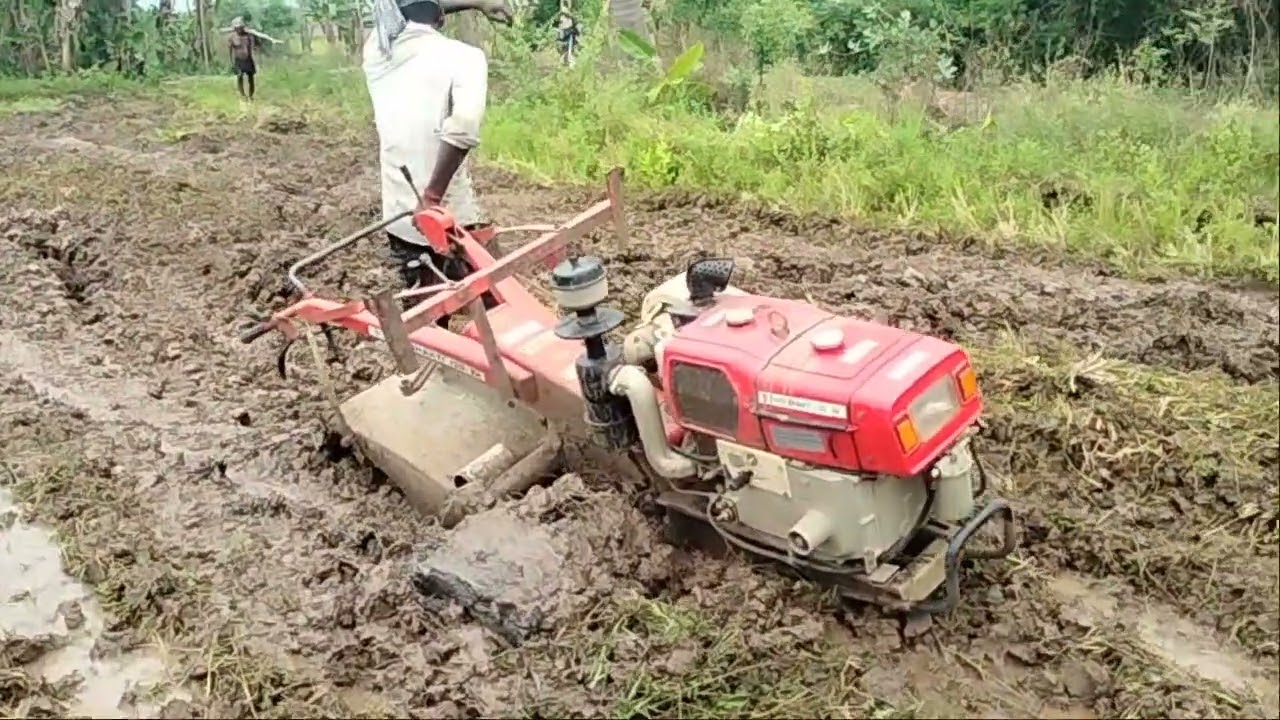 வசமாக மாட்டிக் கொண்டது #சேற்று உழவு #VST Shakti 130DI #Power Tiller Mud Plowing....🚜🚜