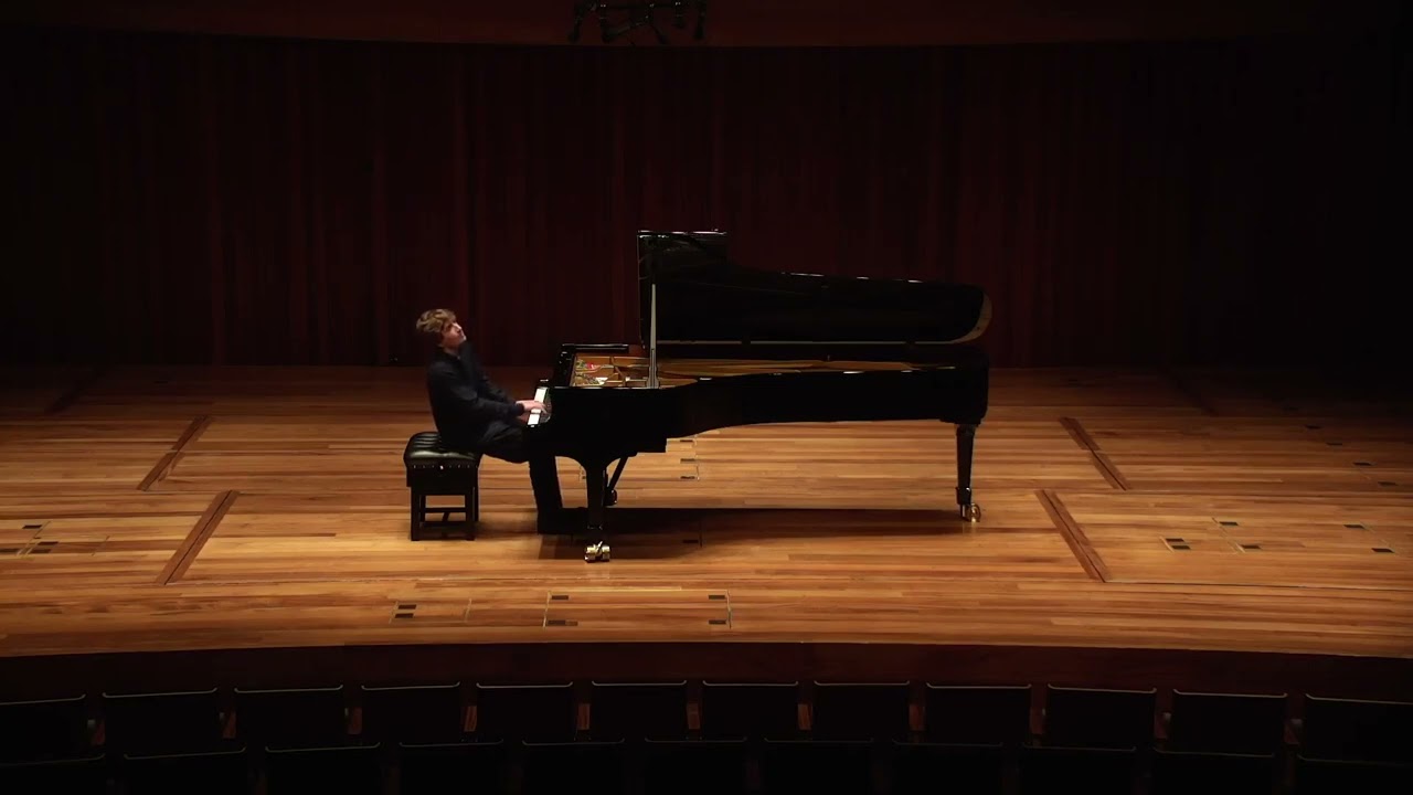 Mozart Fantasia in C minor K. 475 (Henry Lewis)