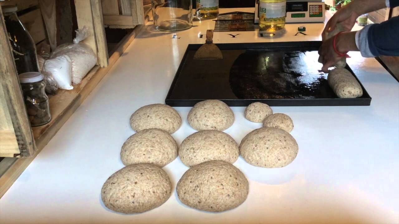 Pan integral con semillas de linaza y girasol