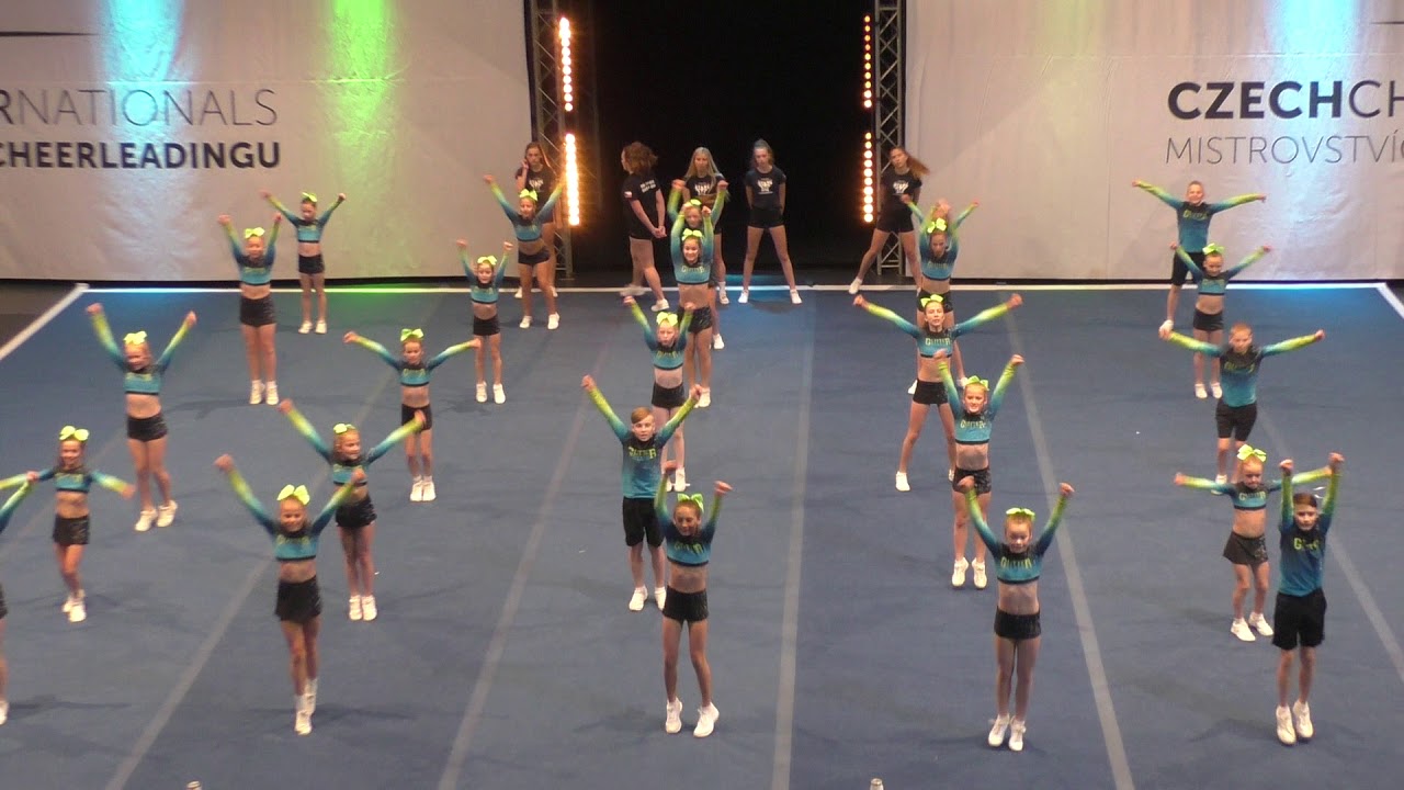 GLITTER STARS ANGELS Team Peewee Intermediate CTP2 at CZCN 2018