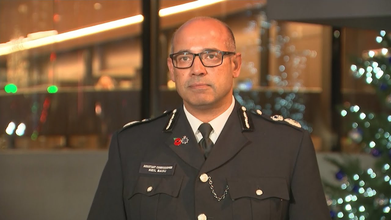 Live: Met Police issue statement on London Bridge incident | ITV News