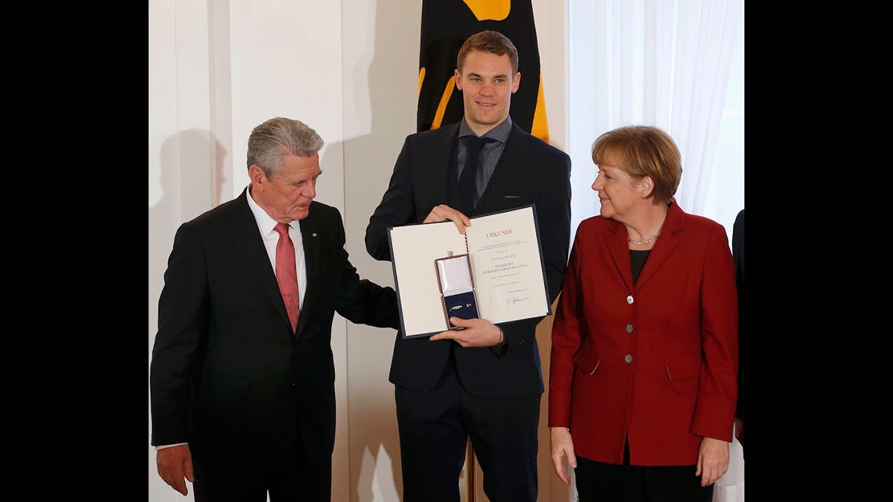 German president honours World Cup winning soccer team