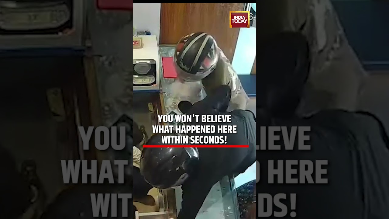 Bihar News: Jewelry Shop Robbery Executed in Seconds, CCTV Footage Shocks Viewers #bihar #viralvideo