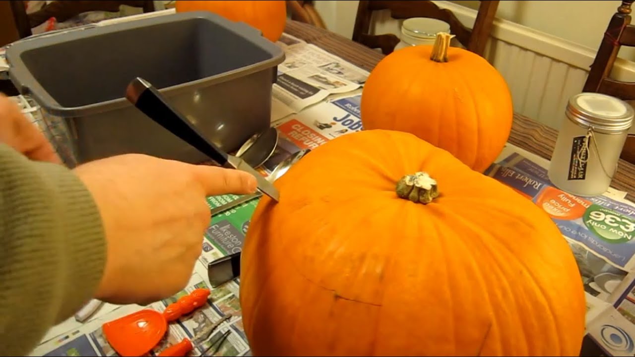 How to make a Jack O'Lantern - A detailed step by step How To Carve a Pumpkin - Halloween guide