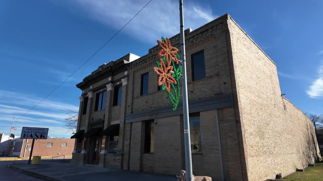 Walking tour of downtown Granger, Texas in 4K