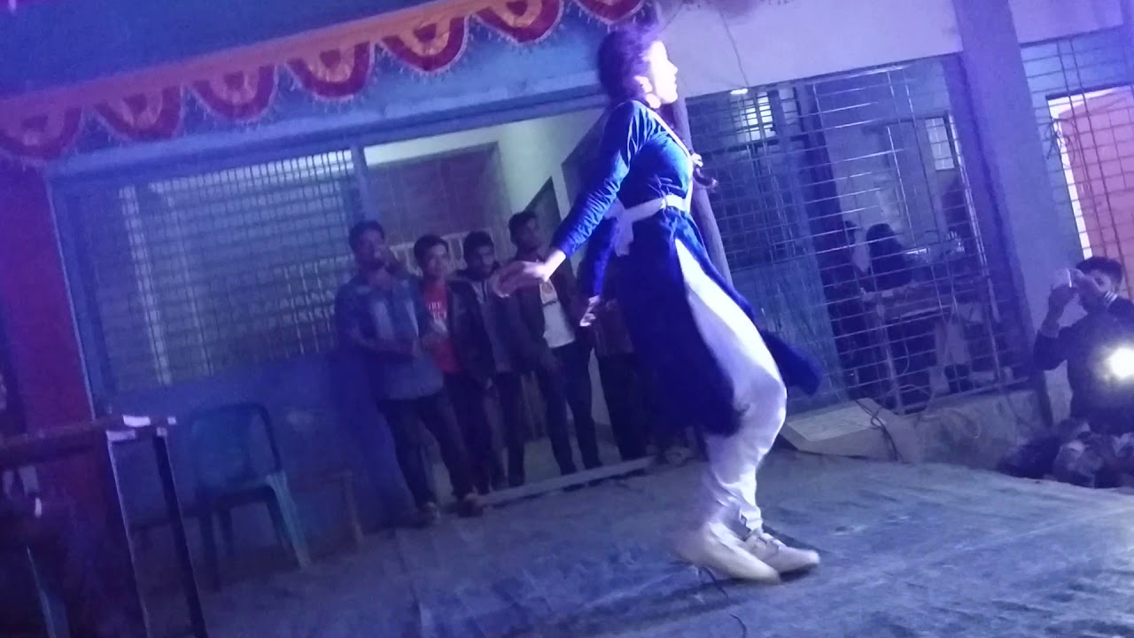 স্কুলের  ছাত্রীর অসাধারন নাচ