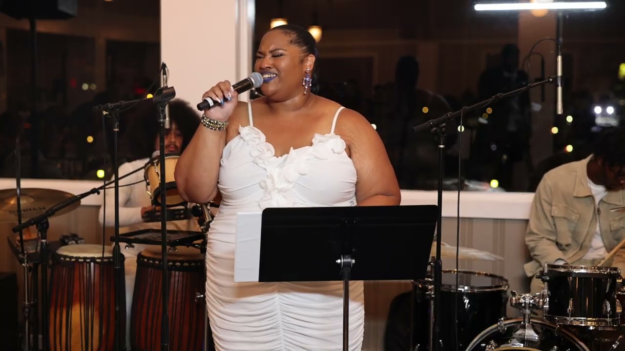 “There’s nothing that can harm you when mommy and daddy are standing by!” #summertime #porgyandbess 