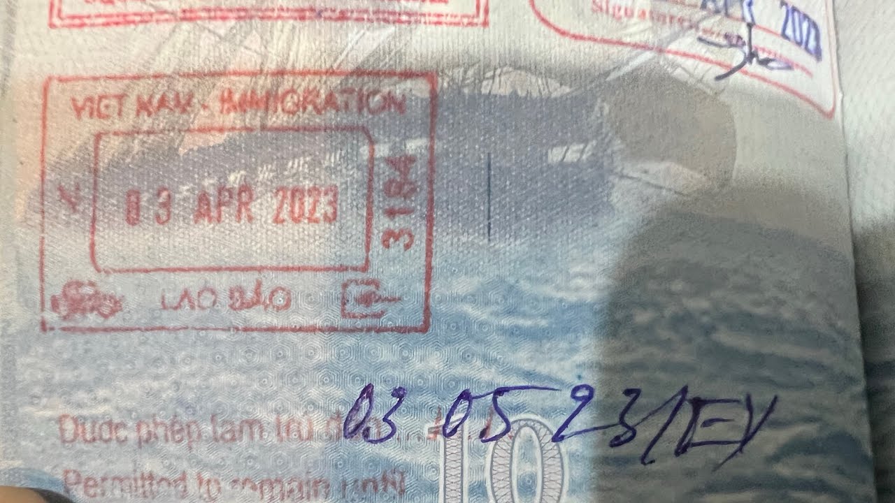Visa Run from Danang to Lao Bao with Lynn Visa.