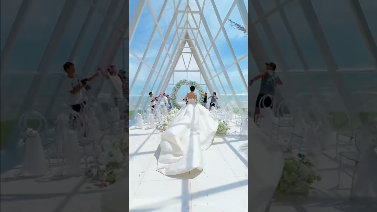 She Looks Like a Princess 👰✨ | Chinese Wedding Video #princess #wedding #shorts
