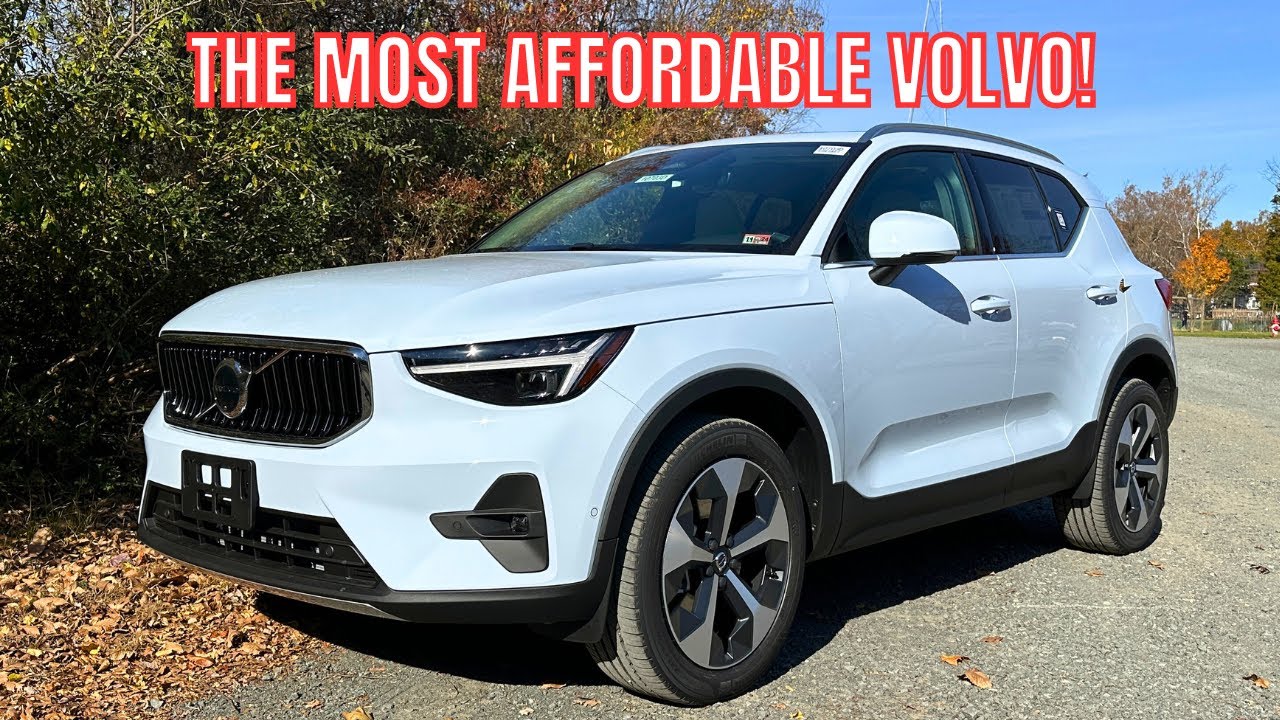 2024 Volvo XC40 B5 Plus - Bright Theme