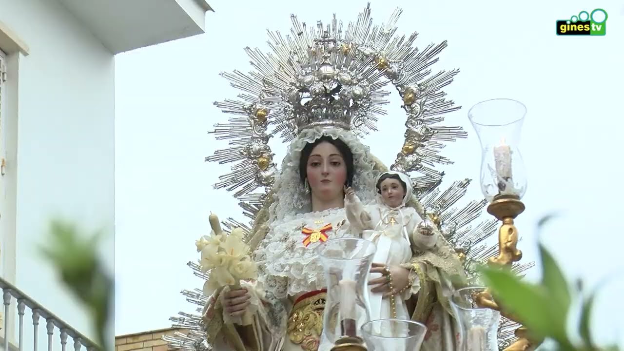 Nuestra Señora de Belén procesionó por las calles de Gines en la festividad de la Candelaria