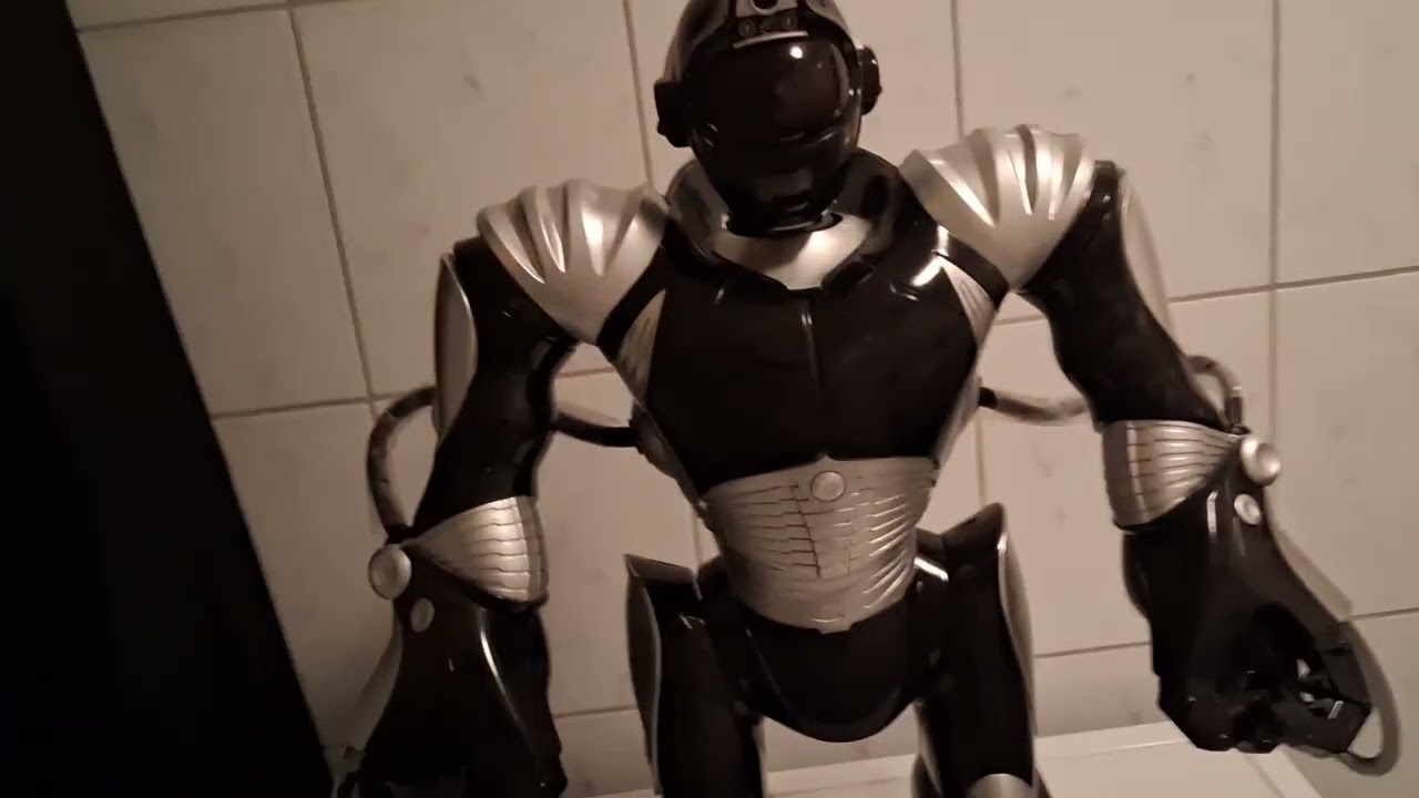 #robosapien v2 Black Talking abote all his problems