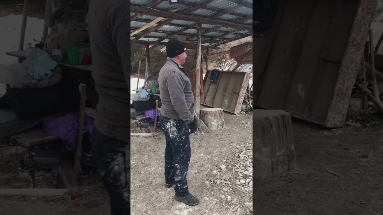 Produc&atilde;tor de var past&atilde; din Ardeal. Ne explic&atilde; aici meșteșugul s&atilde;u și etapele de producere.