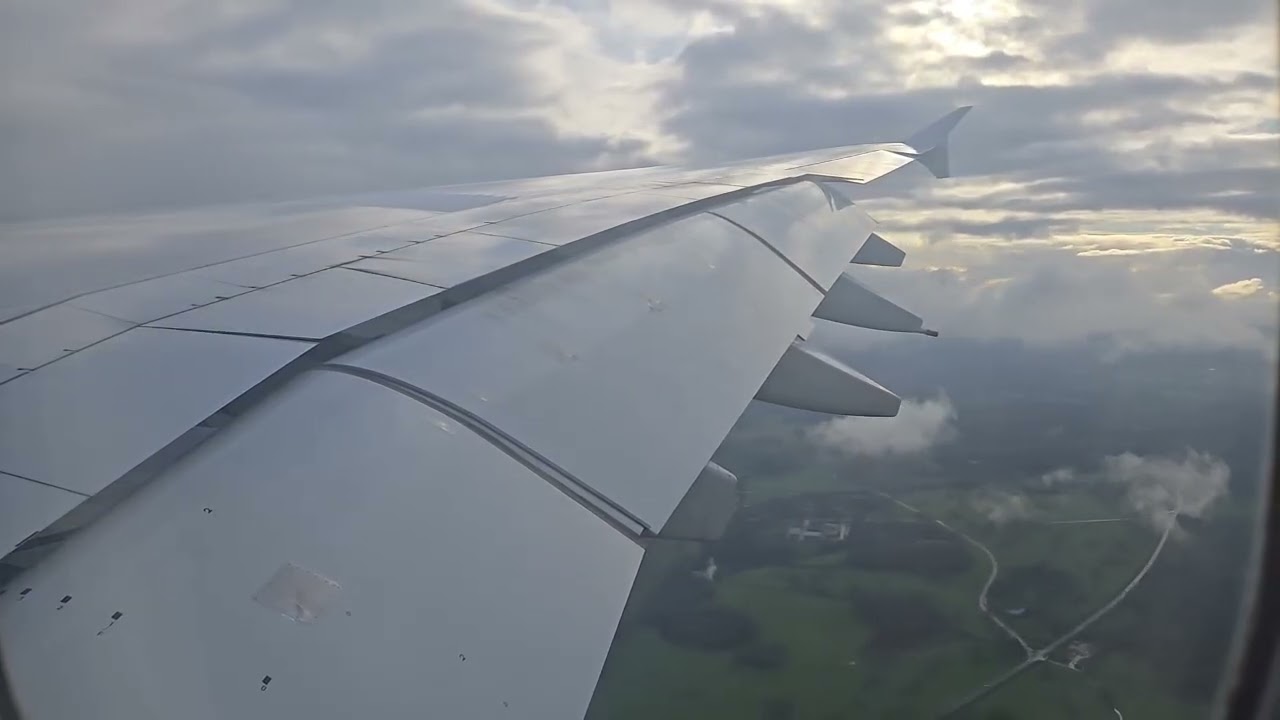 Trip Review ( 2nd Last Part ): Emirates EK029 DXB-LHR Landing into London heathrow 
