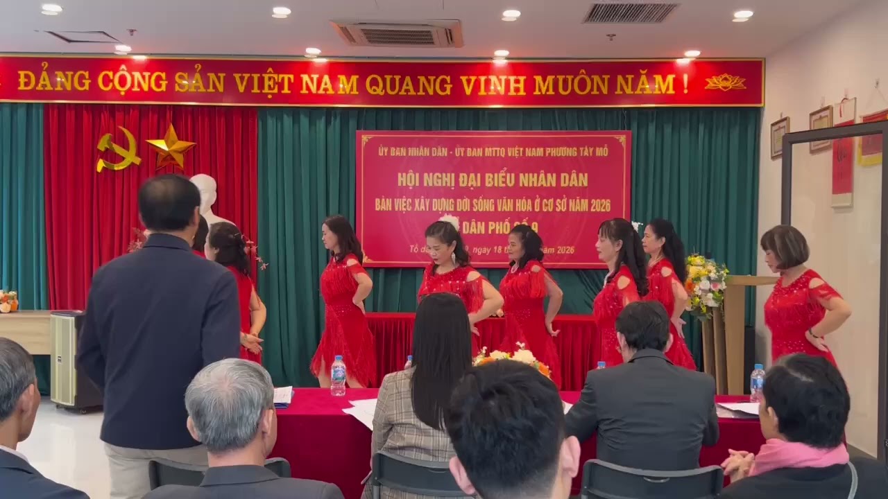 Chủ nhật yêu thương của chị em bản Vin