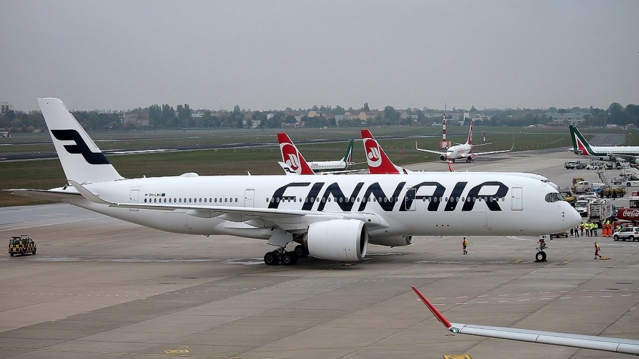 FIRST COMMERCIAL FLIGHT! Finnair Airbus A350 OH-LWA LANDING & WATER SALUTE Berlin Tegel airport