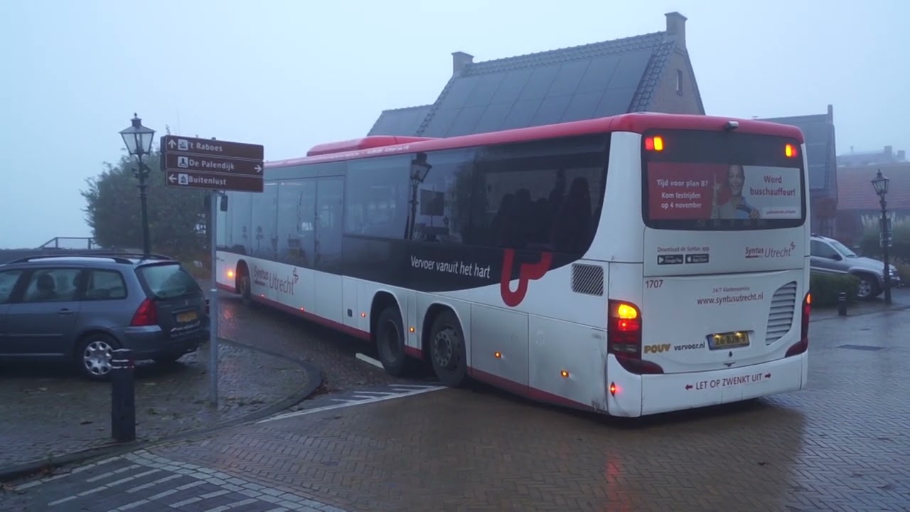 Lijnbus rijdt zich klem Eemdijk