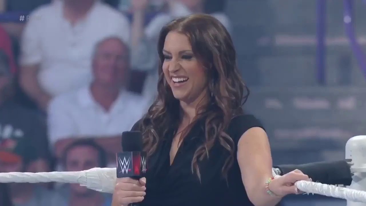 Stephanie McMahon mv savage