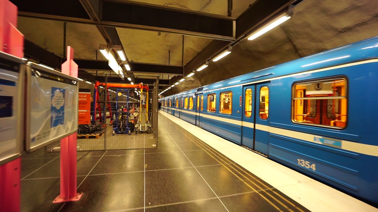 Sweden, Stockholm, Hallonbergen Subway Station, Hissgruppen ab elevator - going down