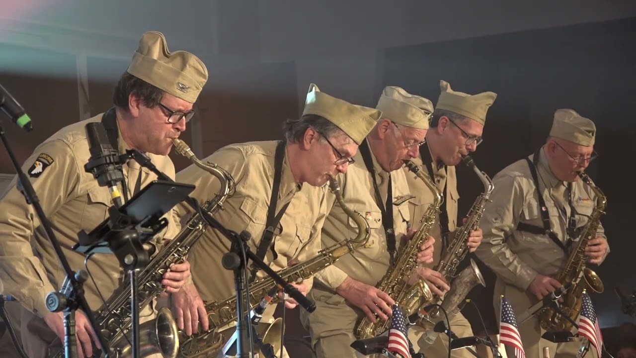 Philippe Crestée big band - American Patrol 1942 Glenn Miller Army Air Force band