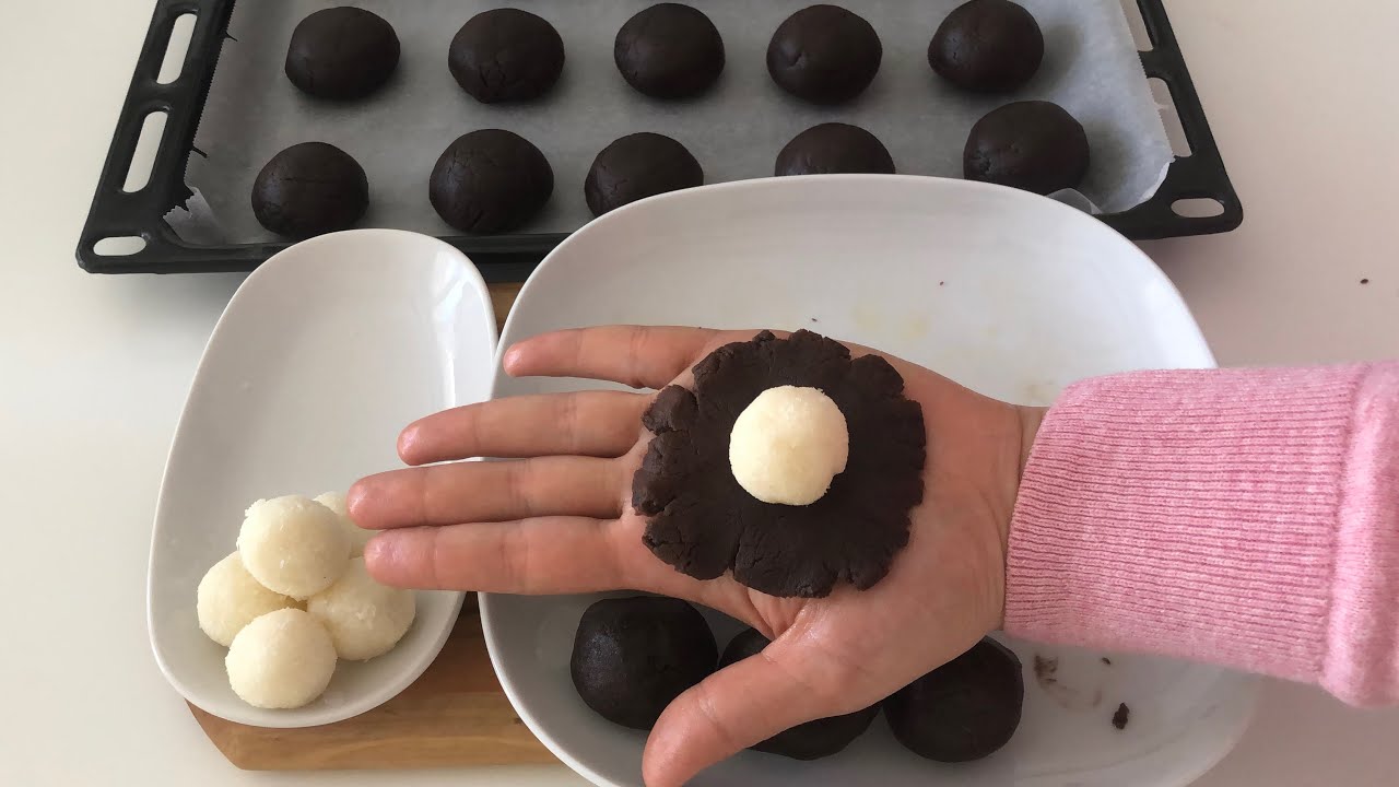Kakolu islak kurabiye 😍 Hindistancevizi dolgusuyla harika bir lezzet oldu 😋