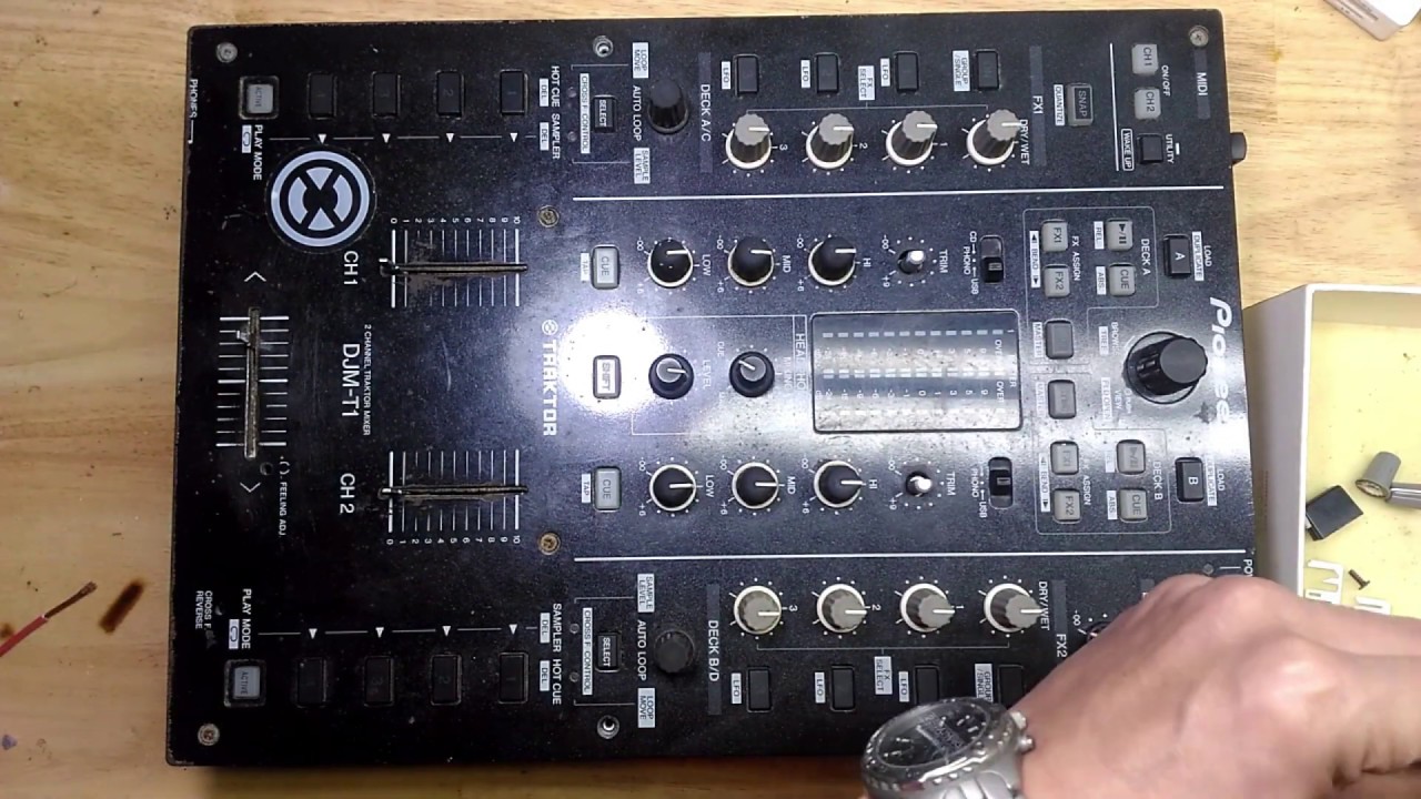 DJM T1 Pioneer mixer, fader cleaning
