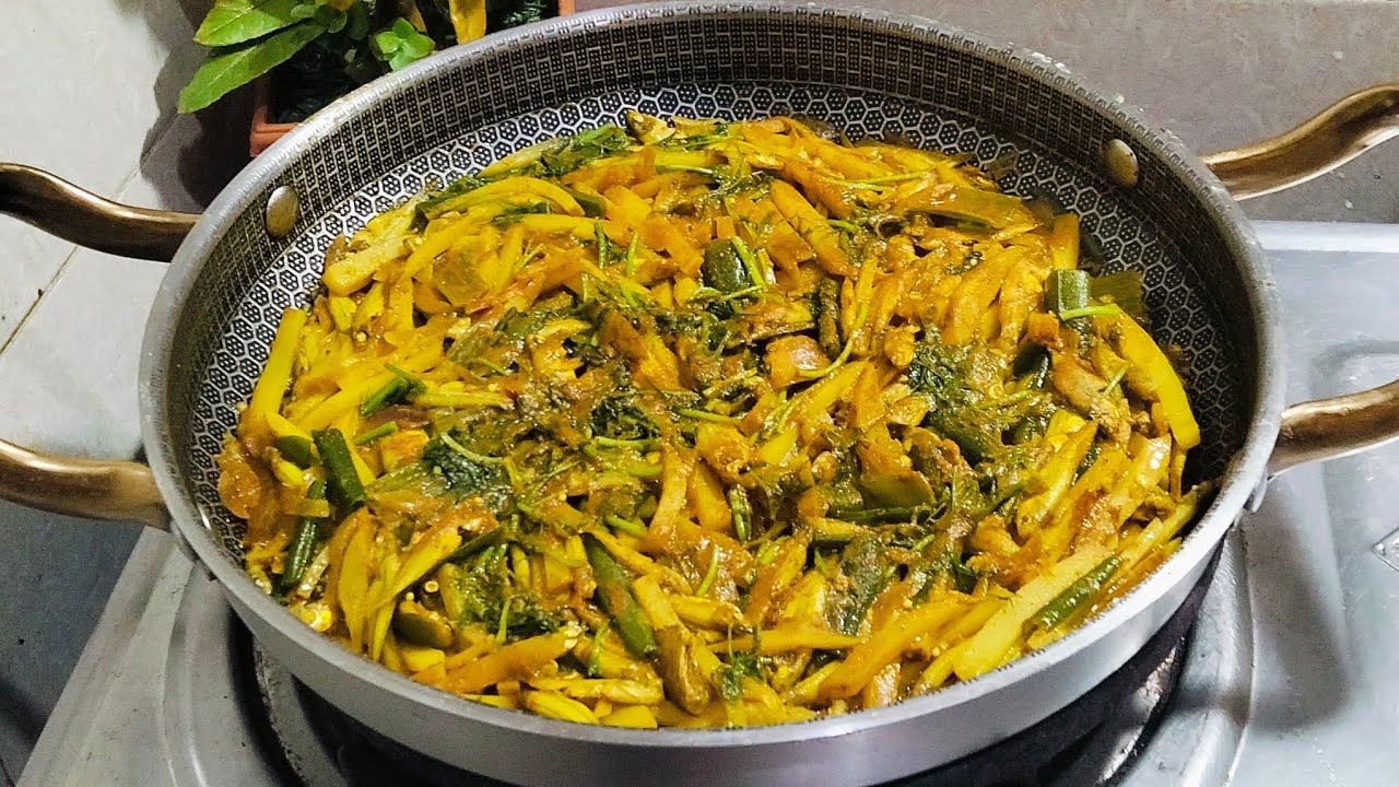 ছোট মাছের তরকারি সাথে  নিয়ে আসলাম সুন্দর সুন্দর গাছ। 