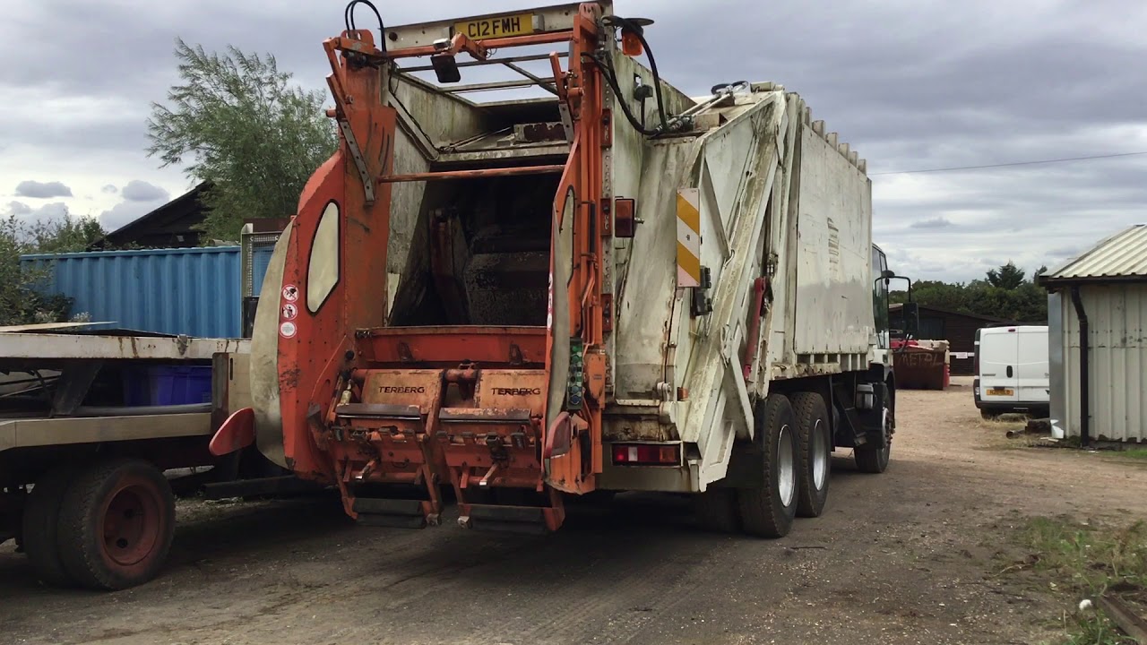 Dennis Phoenix refuse truck tipping