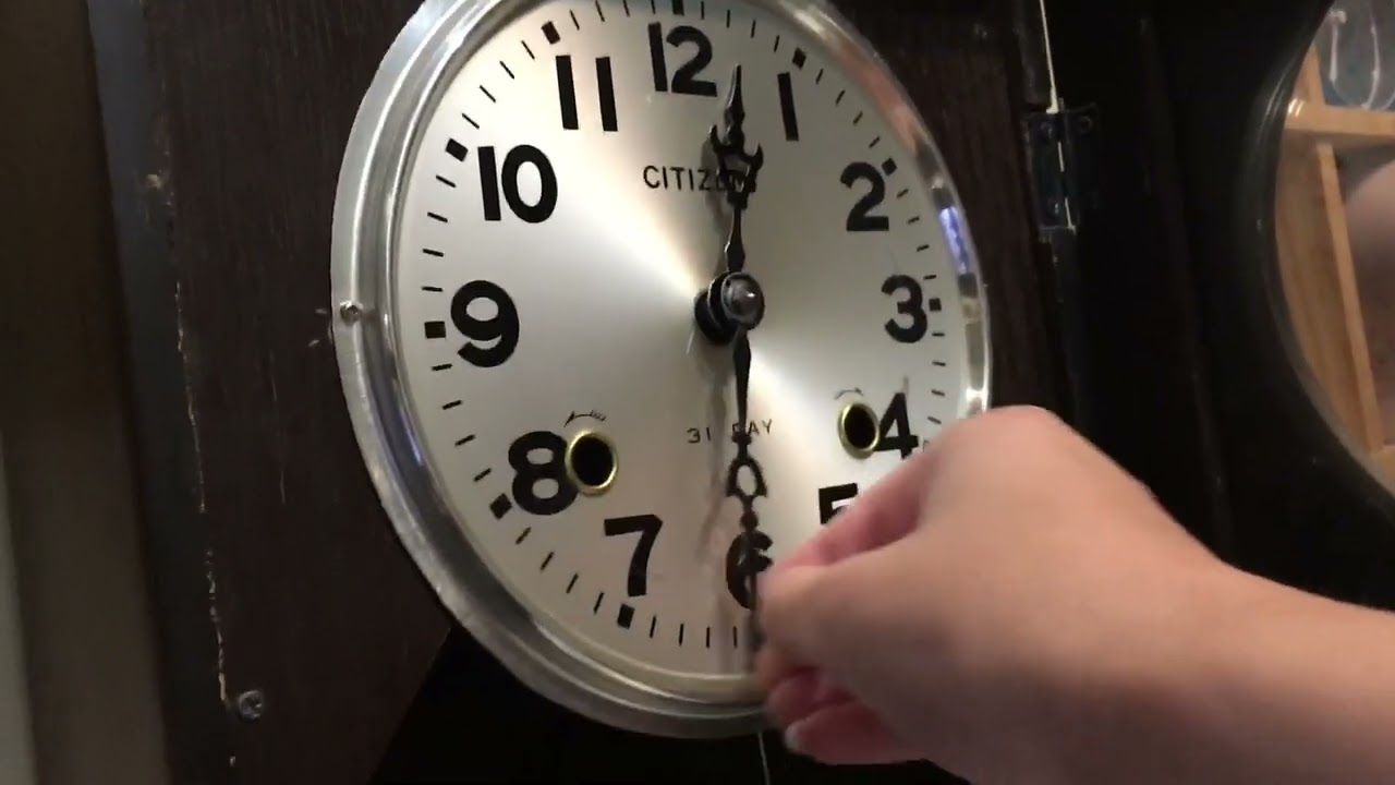 Winding up citizen keywind 31 day clock