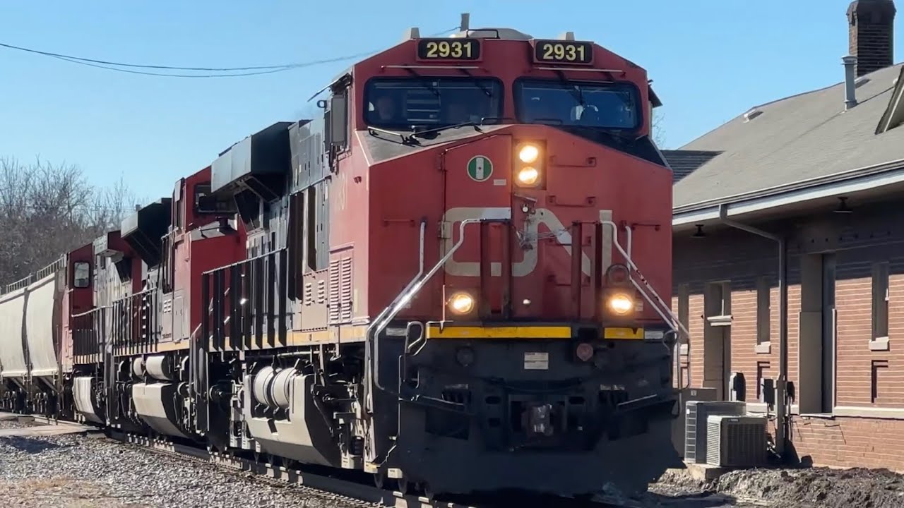 CN ES44AC 2931 Leads CN Trio On Empty Grain Train